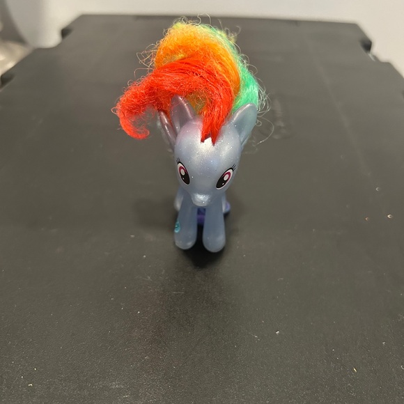 Gray and Red Building Blocks Set - Picture 3 of 14